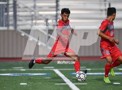 Thumbnail 1 in Lee [Robert E.] vs O'Connor (UIL 6A Bi-District Playoff) photogallery.