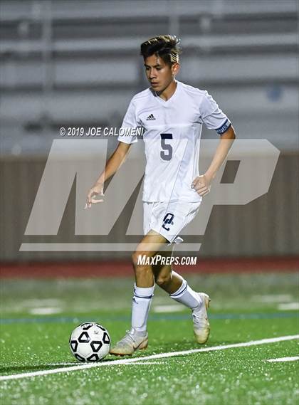 Thumbnail 1 in Lee [Robert E.] vs O'Connor (UIL 6A Bi-District Playoff) photogallery.
