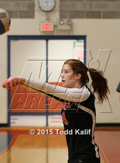 Thumbnail 2 in Hale Ray vs Cromwell (Shoreline Semifinal) photogallery.