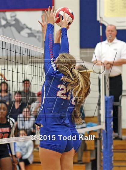 Thumbnail 1 in Hale Ray vs Cromwell (Shoreline Semifinal) photogallery.