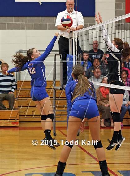 Thumbnail 3 in Hale Ray vs Cromwell (Shoreline Semifinal) photogallery.