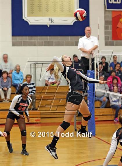 Thumbnail 2 in Hale Ray vs Cromwell (Shoreline Semifinal) photogallery.