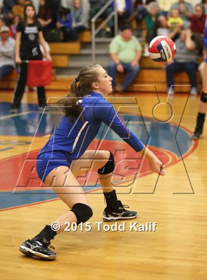 Thumbnail 1 in Hale Ray vs Cromwell (Shoreline Semifinal) photogallery.
