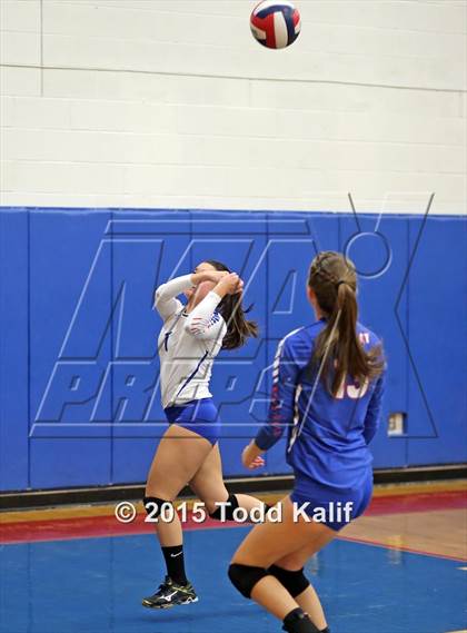 Thumbnail 2 in Hale Ray vs Cromwell (Shoreline Semifinal) photogallery.