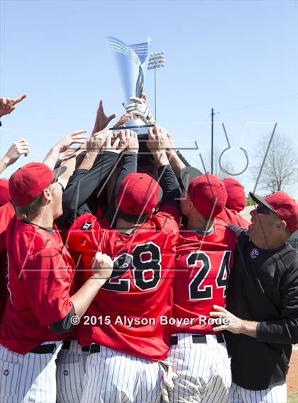 Thumbnail 2 in College Park vs. San Clemente (National High School Invitational Championship) photogallery.