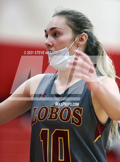 Thumbnail 3 in Rocky Mountain @ Rangeview (CHSAA Class 5A Round 1) photogallery.