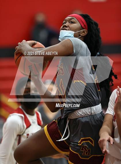 Thumbnail 1 in Rocky Mountain @ Rangeview (CHSAA Class 5A Round 1) photogallery.