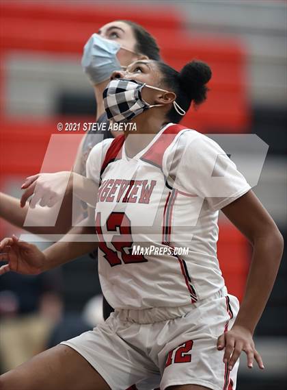 Thumbnail 2 in Rocky Mountain @ Rangeview (CHSAA Class 5A Round 1) photogallery.
