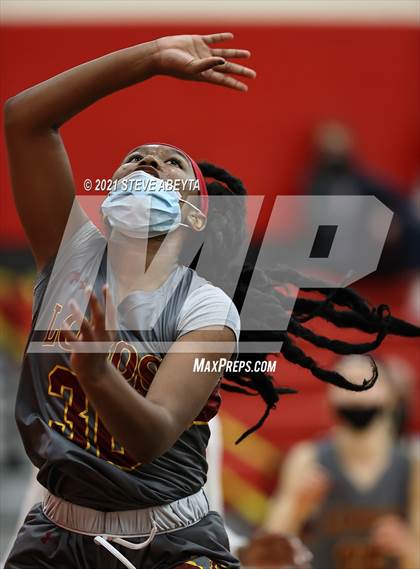 Thumbnail 3 in Rocky Mountain @ Rangeview (CHSAA Class 5A Round 1) photogallery.