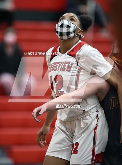Thumbnail 3 in Rocky Mountain @ Rangeview (CHSAA Class 5A Round 1) photogallery.