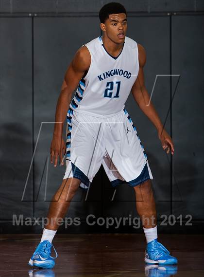 Thumbnail 1 in Pearland vs. Kingwood (McDonald's Texas Invitational) photogallery.