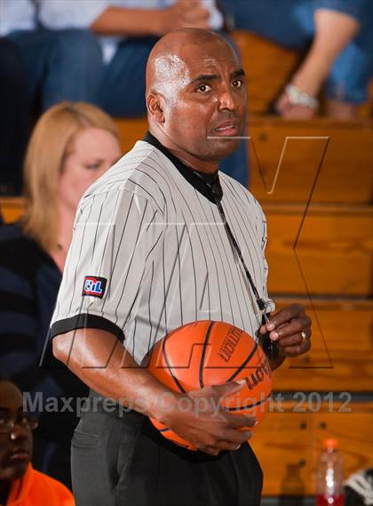 Thumbnail 2 in Pearland vs. Kingwood (McDonald's Texas Invitational) photogallery.