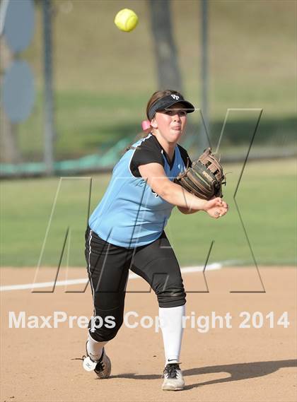 Thumbnail 2 in Brea Olinda @ Villa Park photogallery.