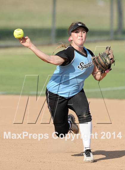 Thumbnail 3 in Brea Olinda @ Villa Park photogallery.