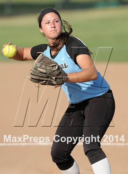 Thumbnail 1 in Brea Olinda @ Villa Park photogallery.