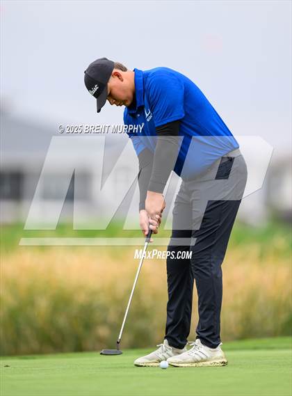 Thumbnail 2 in CHSAA 4A Finals - Day 2 photogallery.