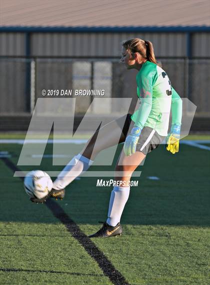 Thumbnail 1 in Sullivan Central @ Seymour  (R1AA Semifinal) photogallery.