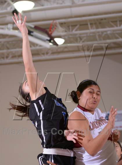 Thumbnail 3 in Downey vs. Dana Hills (MaxPreps Holiday Classic) photogallery.