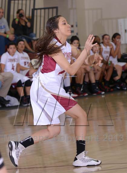Thumbnail 2 in Downey vs. Dana Hills (MaxPreps Holiday Classic) photogallery.