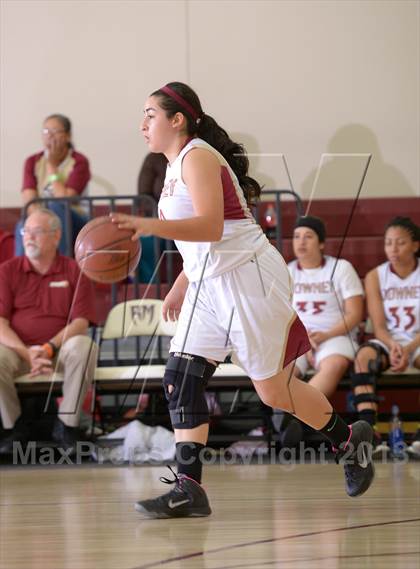 Thumbnail 2 in Downey vs. Dana Hills (MaxPreps Holiday Classic) photogallery.