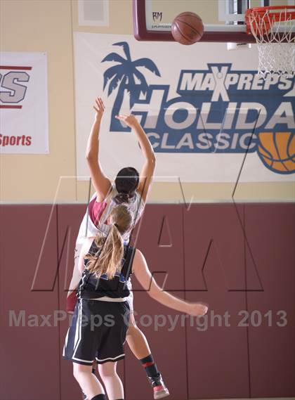 Thumbnail 3 in Downey vs. Dana Hills (MaxPreps Holiday Classic) photogallery.