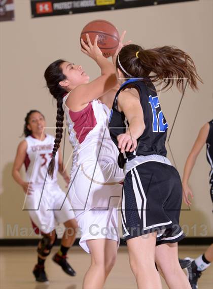 Thumbnail 3 in Downey vs. Dana Hills (MaxPreps Holiday Classic) photogallery.