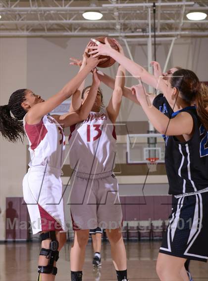 Thumbnail 2 in Downey vs. Dana Hills (MaxPreps Holiday Classic) photogallery.