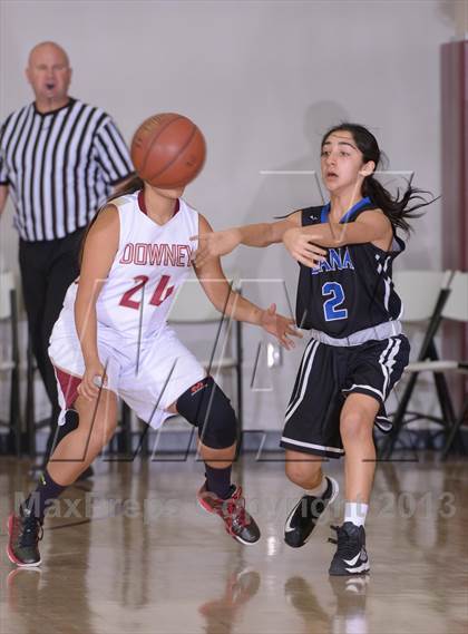 Thumbnail 1 in Downey vs. Dana Hills (MaxPreps Holiday Classic) photogallery.