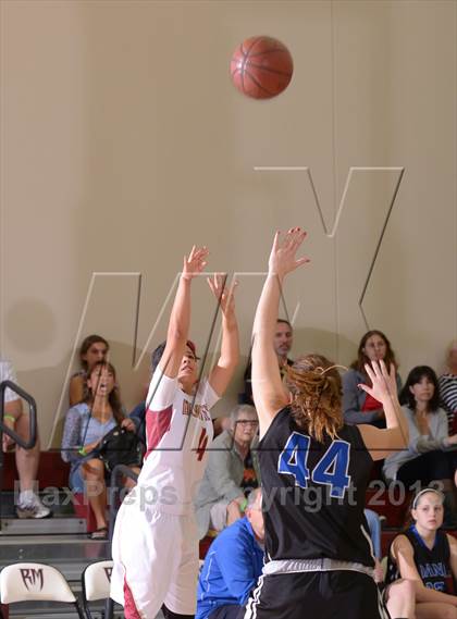 Thumbnail 3 in Downey vs. Dana Hills (MaxPreps Holiday Classic) photogallery.