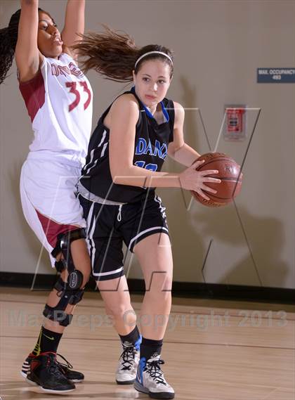 Thumbnail 3 in Downey vs. Dana Hills (MaxPreps Holiday Classic) photogallery.