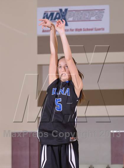 Thumbnail 2 in Downey vs. Dana Hills (MaxPreps Holiday Classic) photogallery.