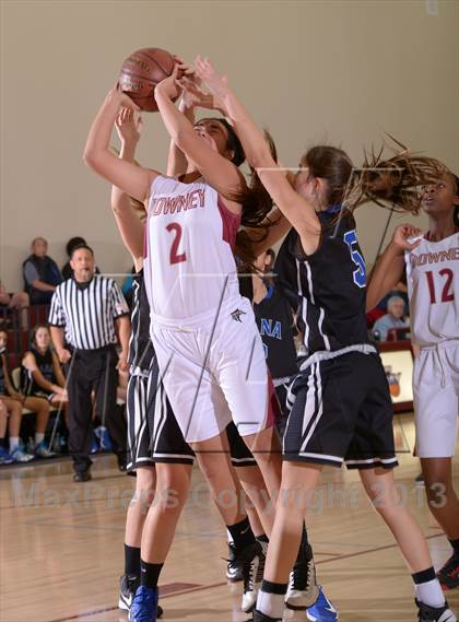 Thumbnail 2 in Downey vs. Dana Hills (MaxPreps Holiday Classic) photogallery.