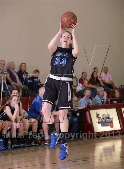 Thumbnail 3 in Downey vs. Dana Hills (MaxPreps Holiday Classic) photogallery.