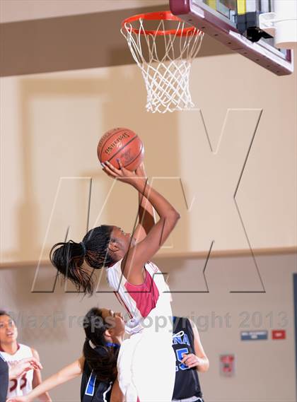 Thumbnail 1 in Downey vs. Dana Hills (MaxPreps Holiday Classic) photogallery.