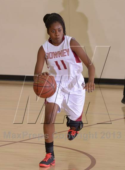 Thumbnail 2 in Downey vs. Dana Hills (MaxPreps Holiday Classic) photogallery.