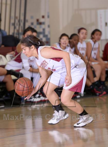 Thumbnail 2 in Downey vs. Dana Hills (MaxPreps Holiday Classic) photogallery.