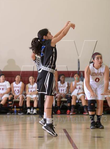 Thumbnail 3 in Downey vs. Dana Hills (MaxPreps Holiday Classic) photogallery.