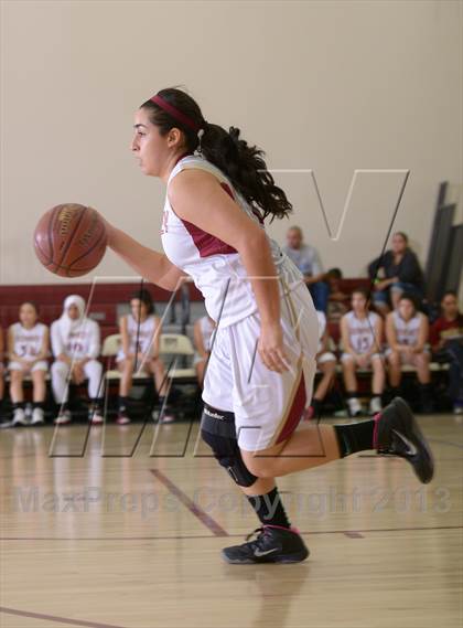 Thumbnail 2 in Downey vs. Dana Hills (MaxPreps Holiday Classic) photogallery.
