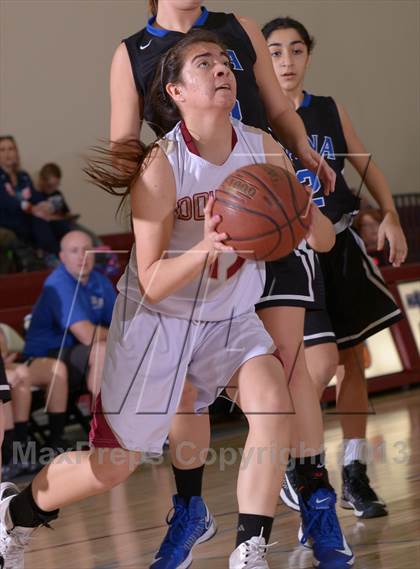 Thumbnail 2 in Downey vs. Dana Hills (MaxPreps Holiday Classic) photogallery.