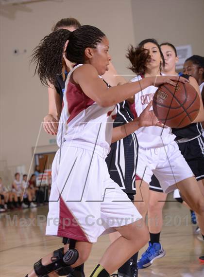 Thumbnail 2 in Downey vs. Dana Hills (MaxPreps Holiday Classic) photogallery.