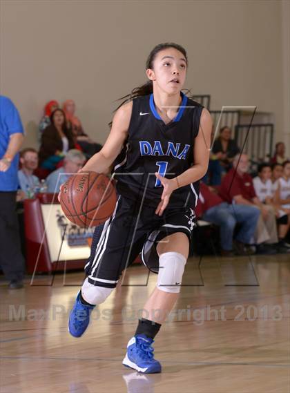 Thumbnail 2 in Downey vs. Dana Hills (MaxPreps Holiday Classic) photogallery.