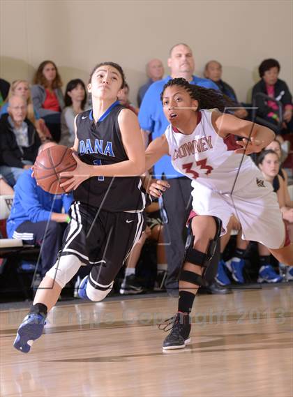 Thumbnail 3 in Downey vs. Dana Hills (MaxPreps Holiday Classic) photogallery.