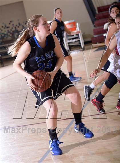Thumbnail 2 in Downey vs. Dana Hills (MaxPreps Holiday Classic) photogallery.