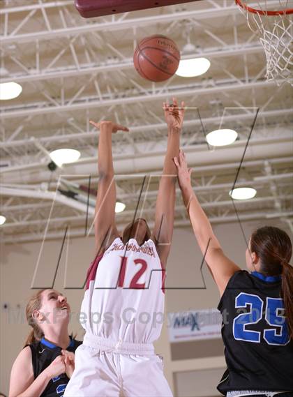 Thumbnail 2 in Downey vs. Dana Hills (MaxPreps Holiday Classic) photogallery.