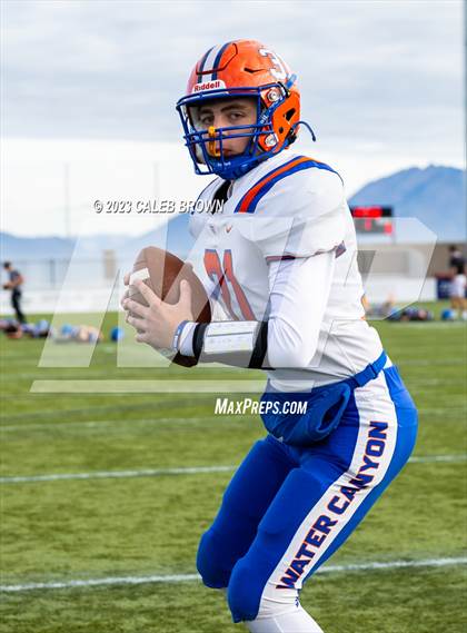 Thumbnail 1 in Water Canyon vs Rich (UHSAA 8-player Semifinal) photogallery.