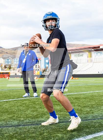 Thumbnail 1 in Water Canyon vs Rich (UHSAA 8-player Semifinal) photogallery.