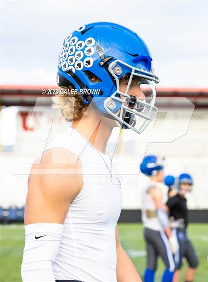 Thumbnail 3 in Water Canyon vs Rich (UHSAA 8-player Semifinal) photogallery.