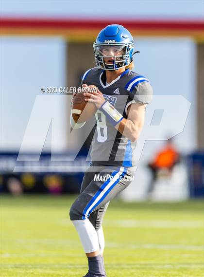 Thumbnail 3 in Water Canyon vs Rich (UHSAA 8-player Semifinal) photogallery.