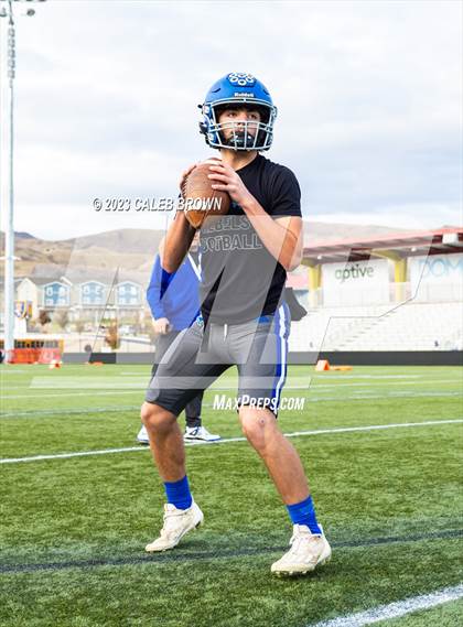 Thumbnail 2 in Water Canyon vs Rich (UHSAA 8-player Semifinal) photogallery.