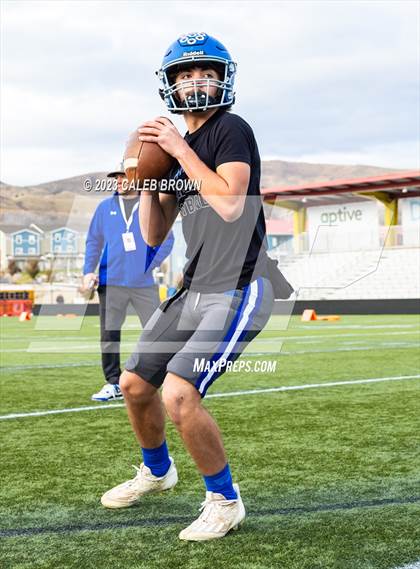 Thumbnail 3 in Water Canyon vs Rich (UHSAA 8-player Semifinal) photogallery.